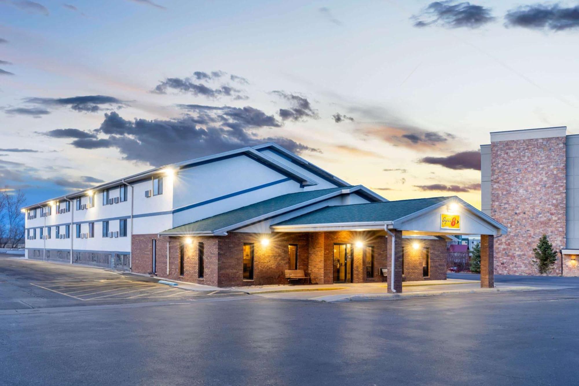 Hotel Super 8 By Wyndham Cheyenne Wy Exterior foto